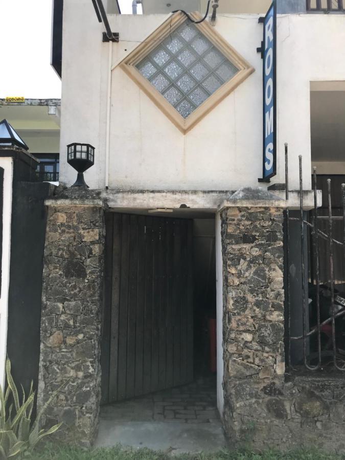 Wh Beach Resort ウェリガマ エクステリア 写真