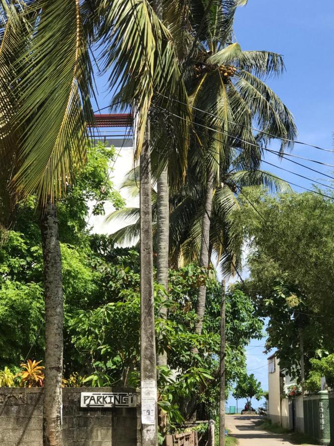 Wh Beach Resort ウェリガマ エクステリア 写真