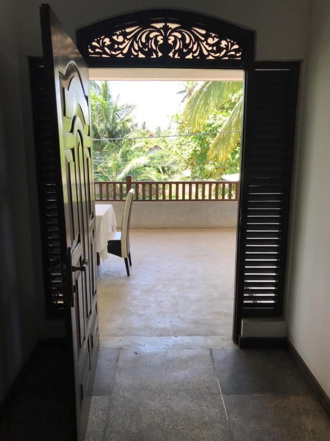 Wh Beach Resort ウェリガマ エクステリア 写真