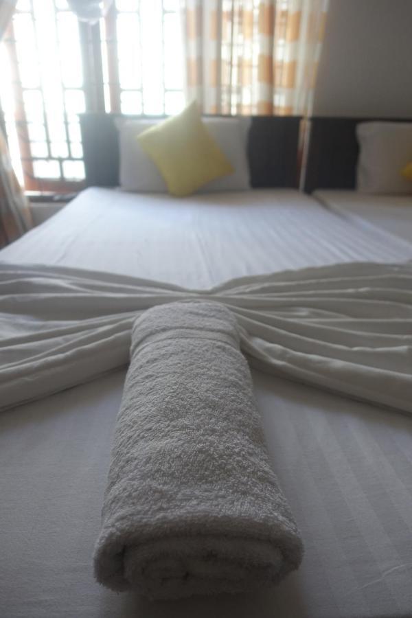 Wh Beach Resort ウェリガマ エクステリア 写真
