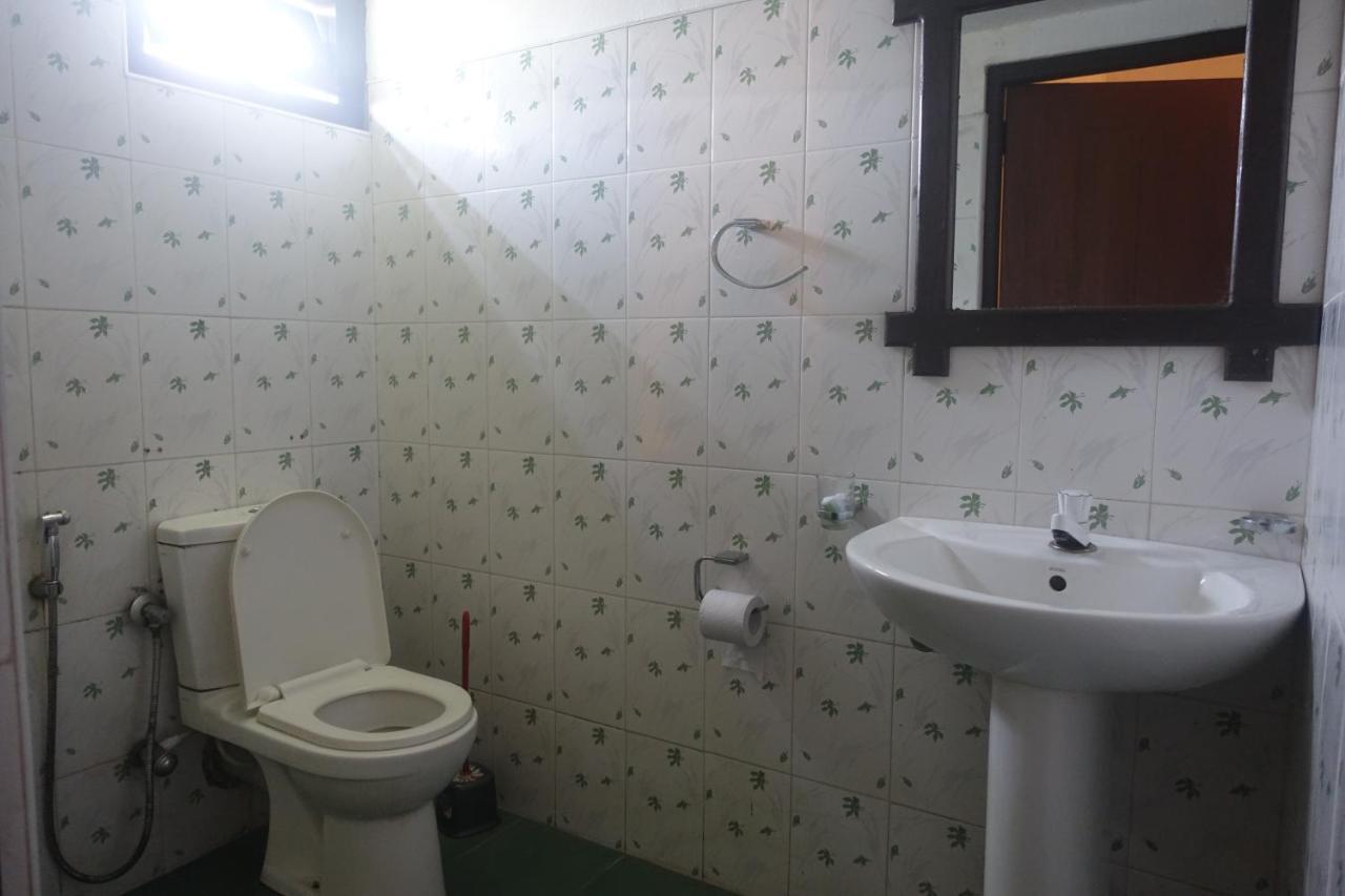 Wh Beach Resort ウェリガマ エクステリア 写真